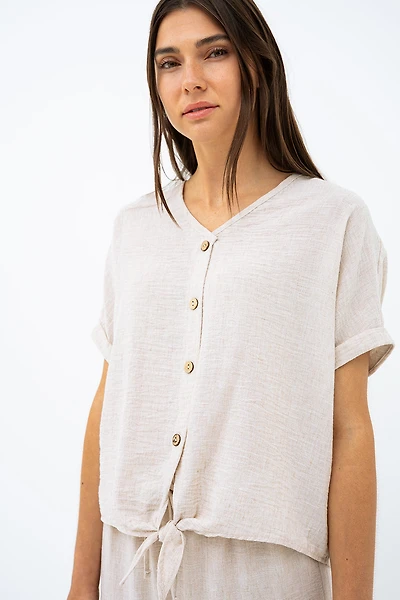 La blouse ample aspect lin à nouer