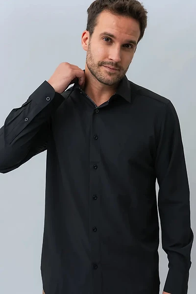La chemise légère unie