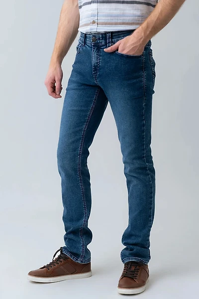 Le jeans bleu ajusté | Modèle Kirouac