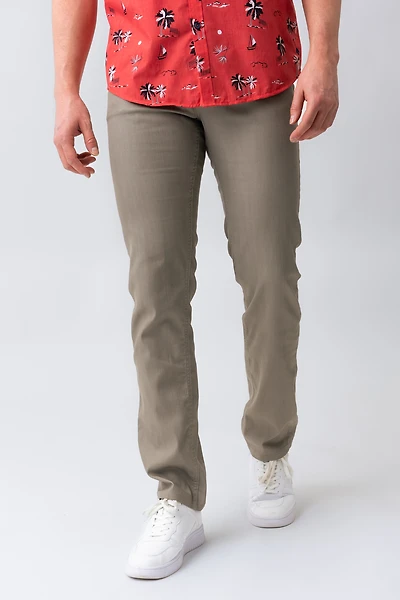 Le pantalon uni ajusté | Modèle Bouchard