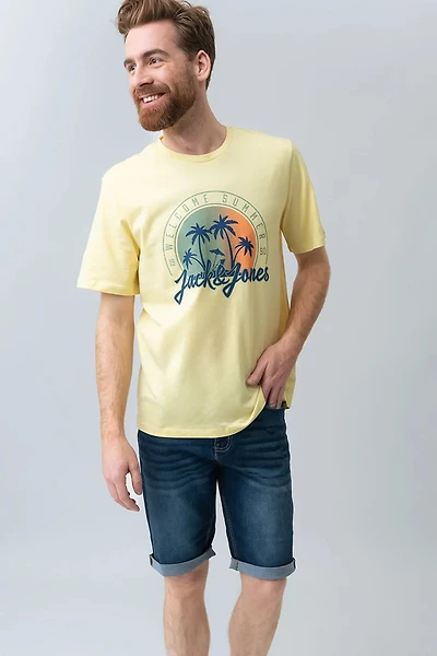 Le bermuda en denim bordure roulée
