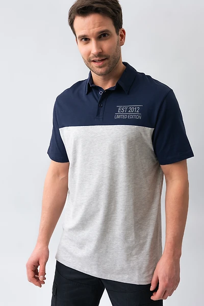 Le polo bicolore « Est 2012 »