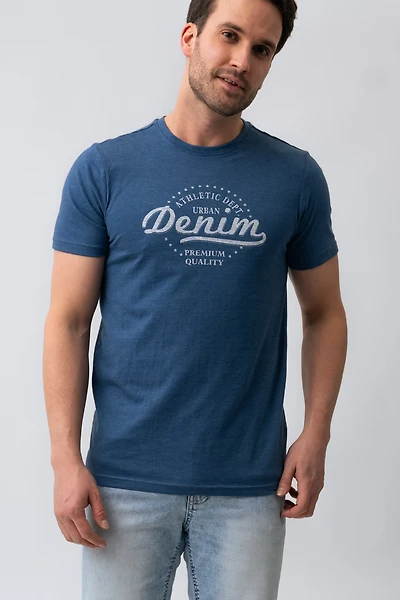 Le t-shirt imprimé «Urban denim»