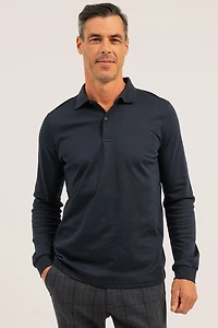 Le polo marine à manches longues