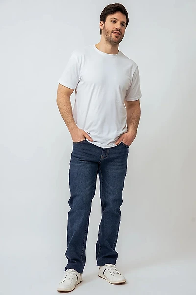 Le jeans classique jambe droite