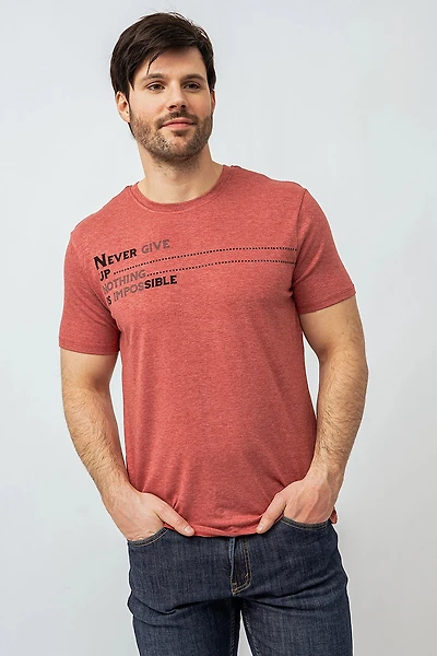 Le t-shirt imprimé ‘’Never Give up’’