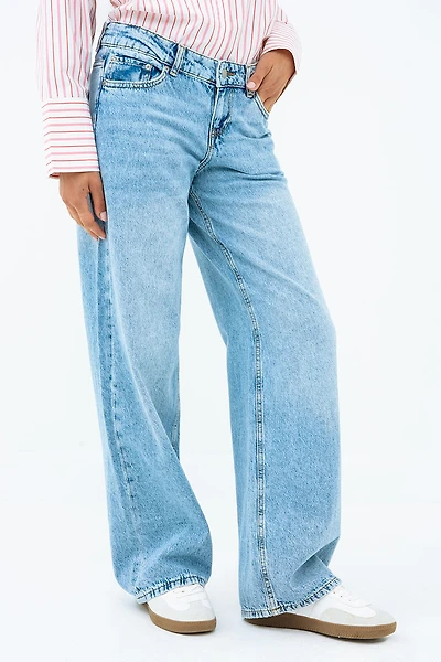 Le jeans large en denim bleu aspect usé par JJXX | Modèle Tokyo