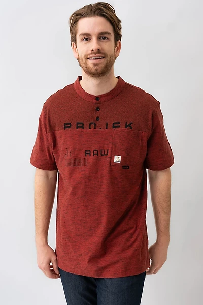 Le t-shirt chiné col boutonné