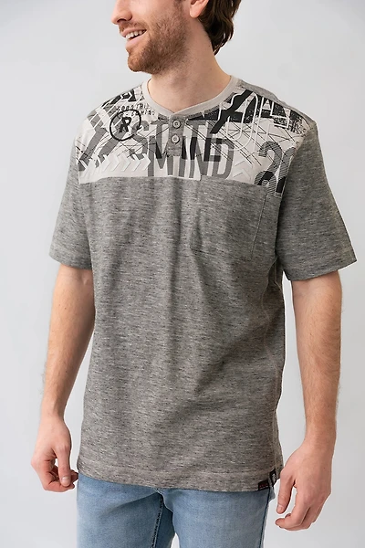 Le t-shirt chiné imprimés graphiques