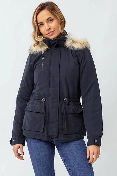 Le manteau léger ajustable