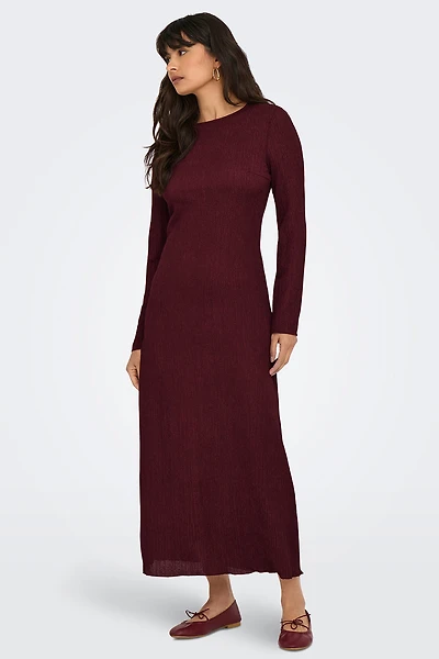 La robe maxi bordeaux à manches longues
