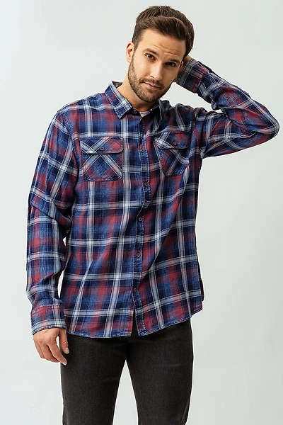 La chemise extensible à carreaux