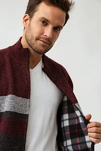 Le cardigan en tricot ligné