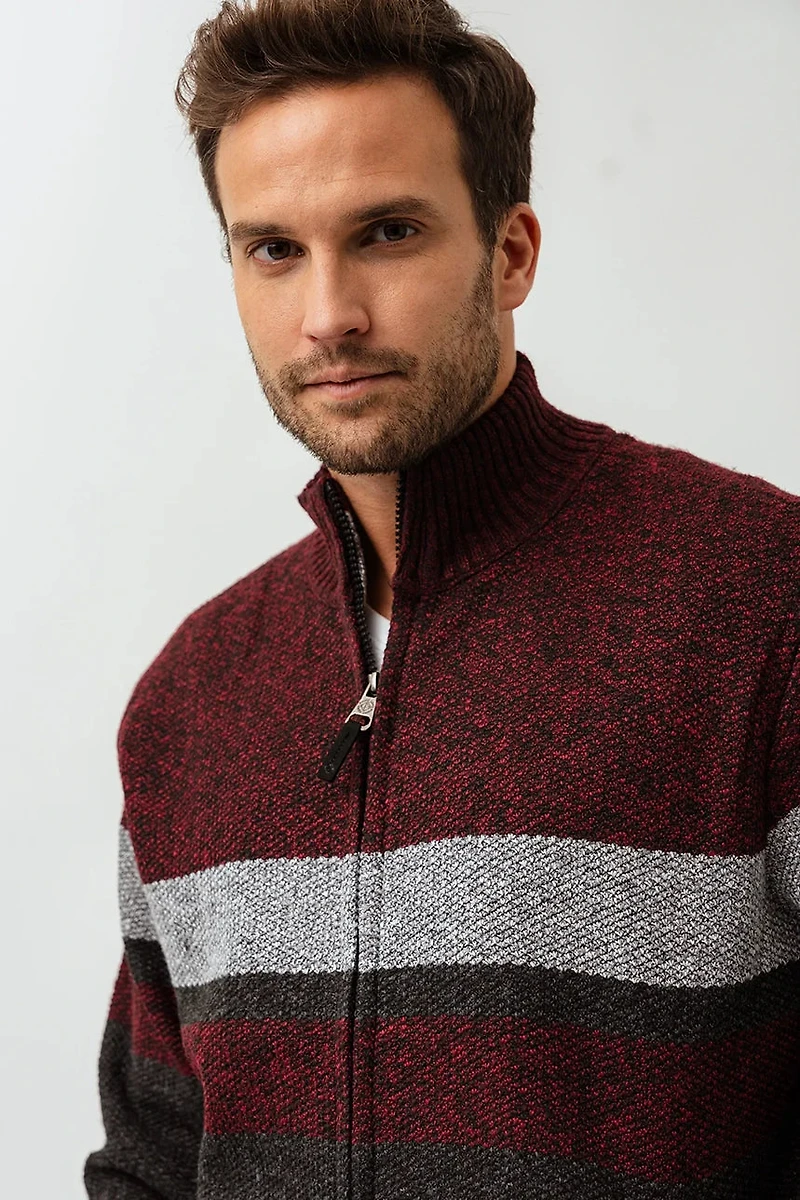Le cardigan en tricot ligné