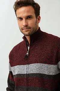 Le cardigan en tricot ligné