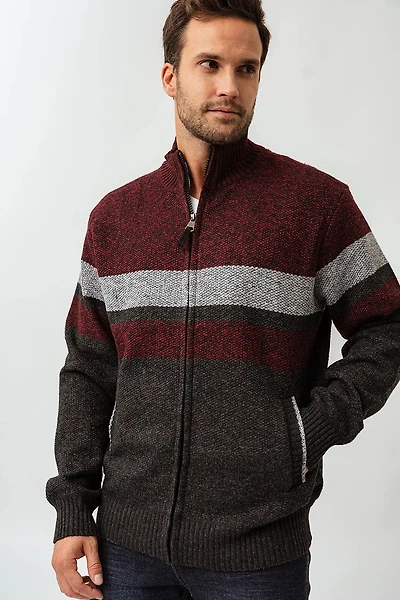 Le cardigan en tricot ligné