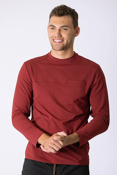 Le t-shirt manches longues uni avec poche