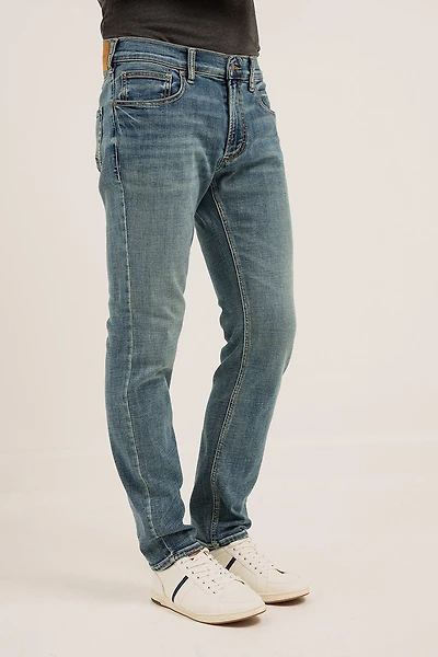 Le jeans Konrad Slim à jambe étroite
