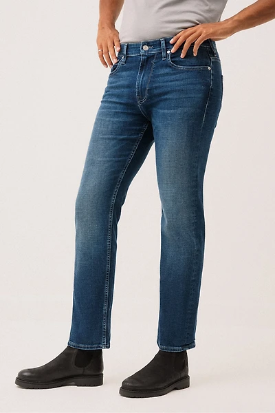 Le jeans foncé Guess | Modèle Mason