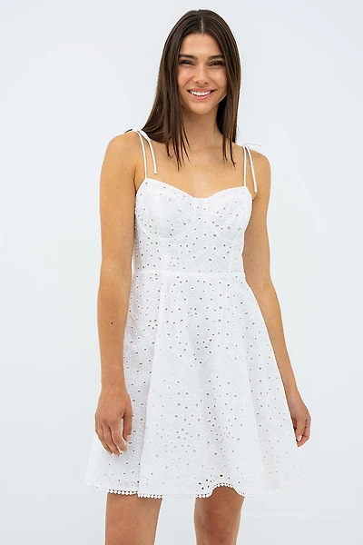 La robe courte broderie anglaise par Silver