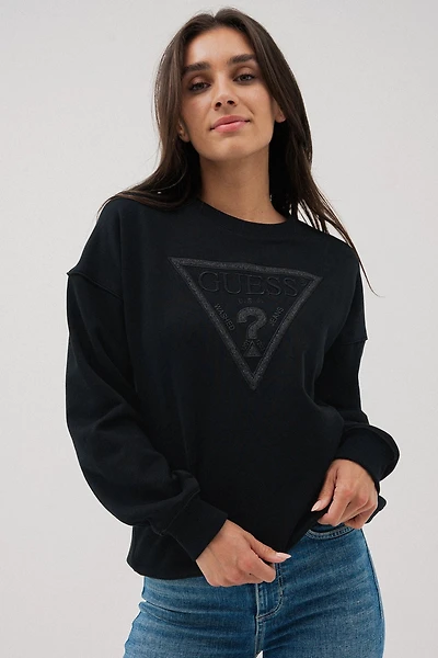 Le chandail Guess avec logo brodé