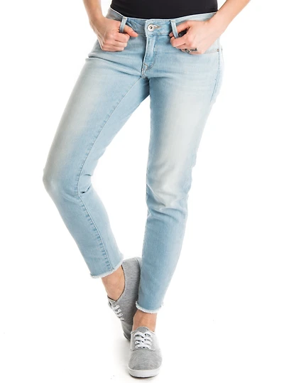 Jeans Mavi serena avec jambes effilochées. Taille basse.