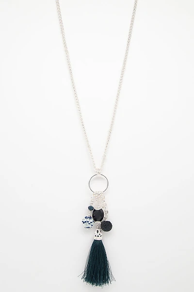Long collier à breloques