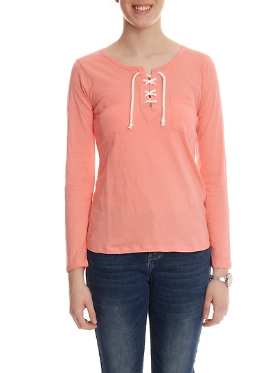 Le t-shirt uni lacé