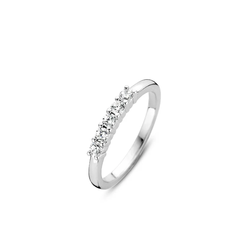 Five On Top Ring