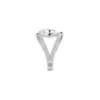 Interlocking C's Ring