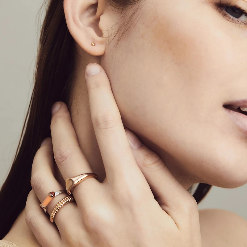 Ribbed Skinny Rose Ring