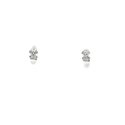 Girl on Pearl Earrings