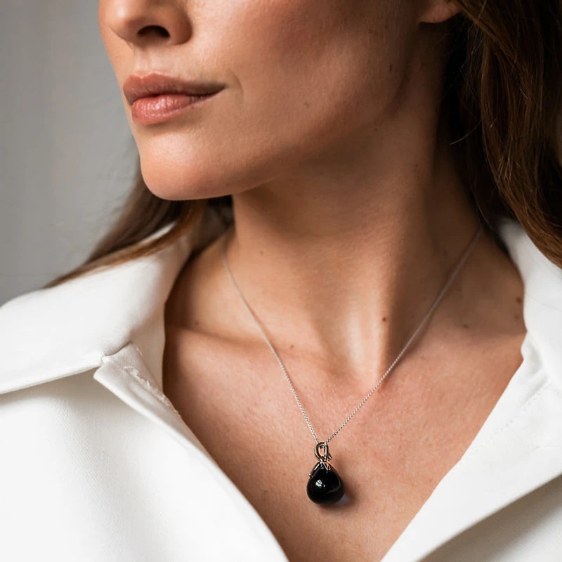 Dark Blue Flowerbud Necklace