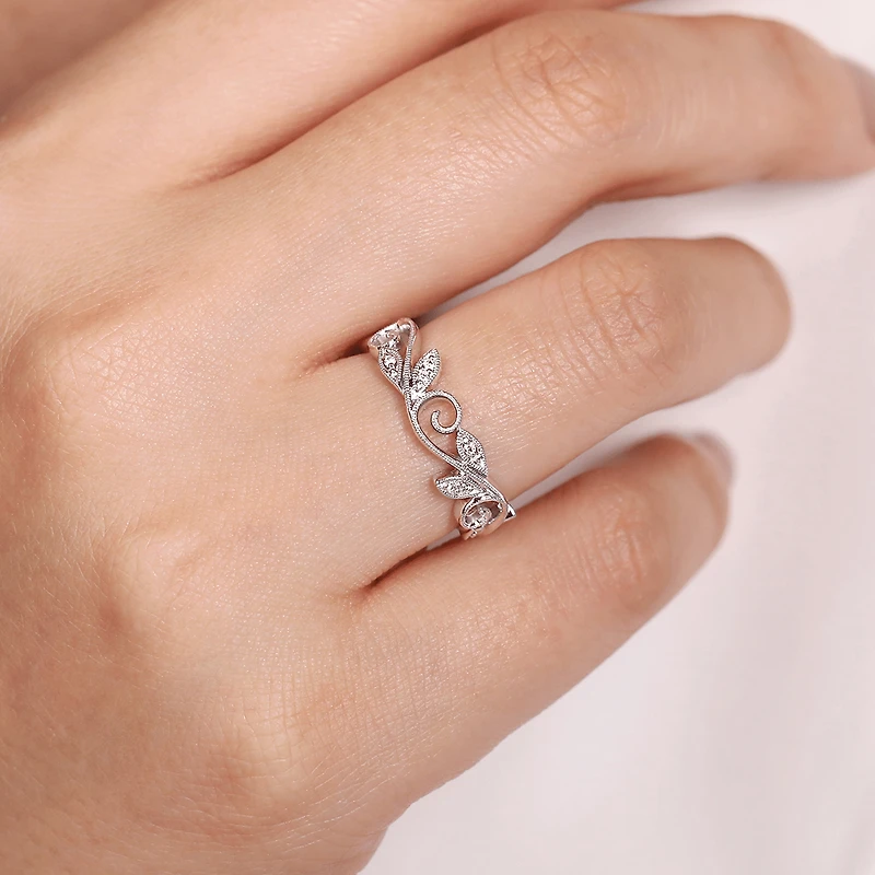 Diamond Ivy Ring in White Gold