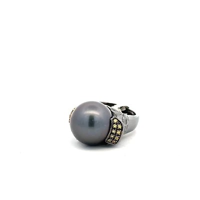 Black Pearl Ring with Citrine Stones (Size 7)