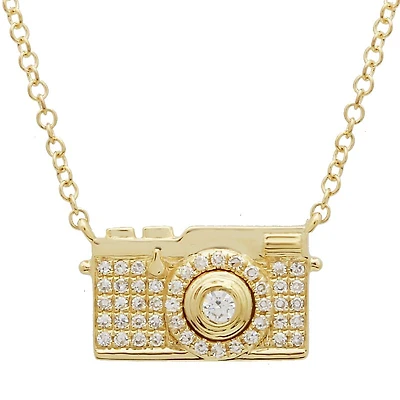 Tomar Más Fotos Diamond Necklace