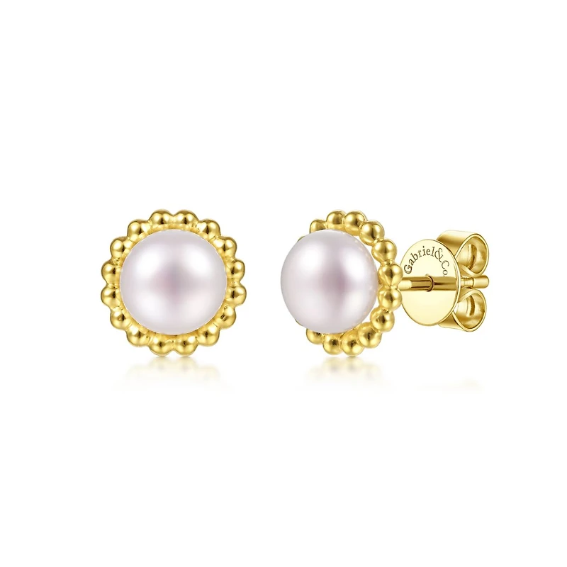 Beaded Frame Pearl Stud Earrings
