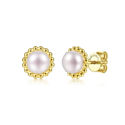 Beaded Frame Pearl Stud Earrings
