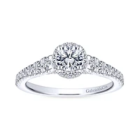 Round Diamond Halo Ring