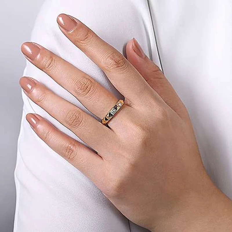 Pave Pyramind Diamond Ring