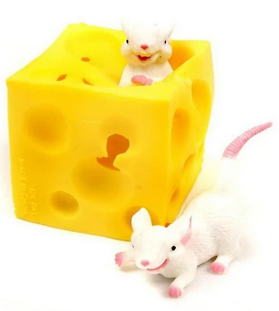 Fromage avec souris élastique