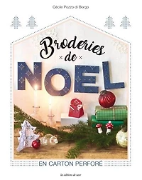 Broderies de Noël en carton perforé
