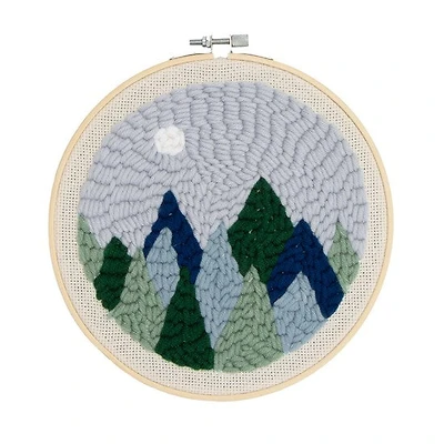 Ens. broderie au poinçon montagnes