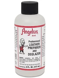Préparateur et décapant pour cuir