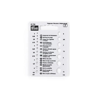 Knitting needle gauge