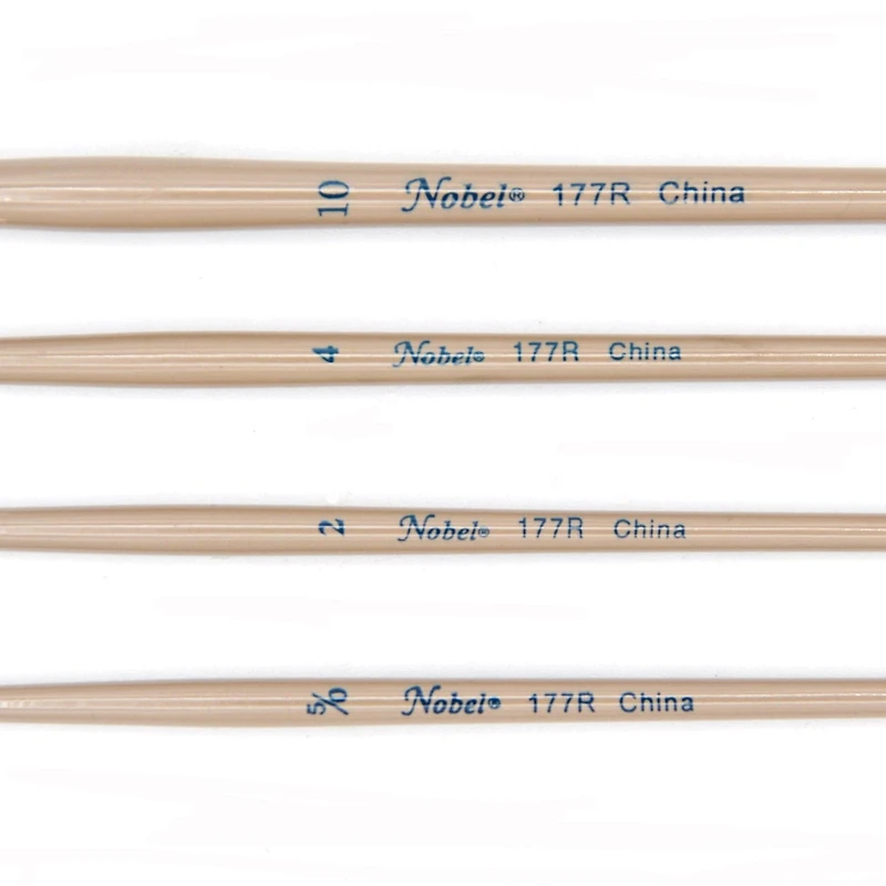 Round golden synthetic brushes, set of 4
