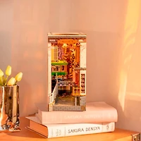 Diorama serre-livres DIY - La rue du Japon
