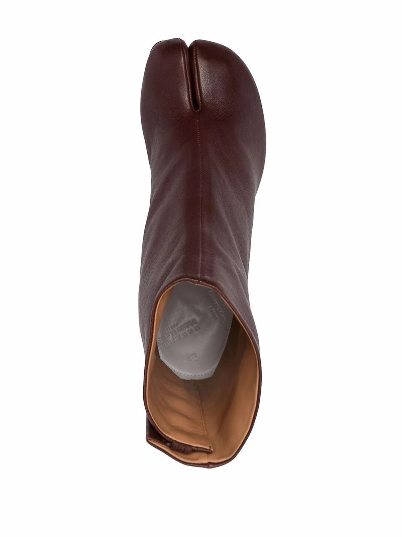 MAISON MARGIELA - Tabi Boots in Maroon