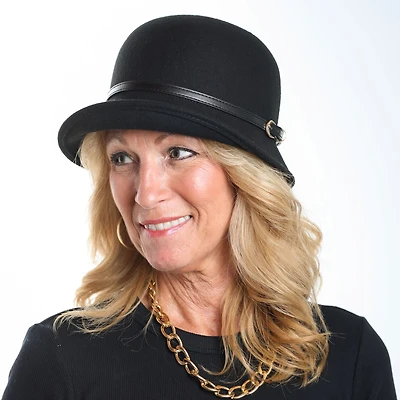 Wool felt hat with belt