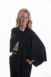 Short cable knit shawl